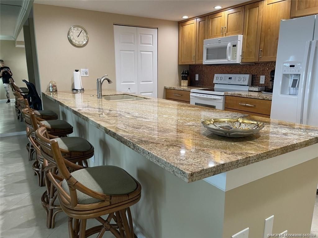 264 NE Edgewater Drive, Unit 102, Stuart, FL 34996 Photo