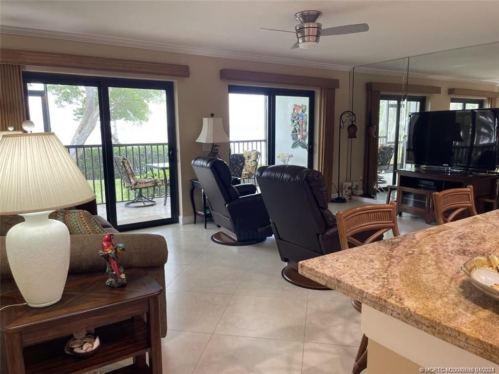 264 NE Edgewater Drive, Unit 102, Stuart, FL 34996 Photo
