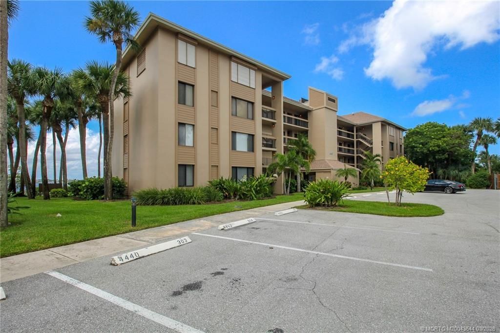 4440 NE Sandpebble Trace, Unit 201, Stuart, FL 34996 Photo