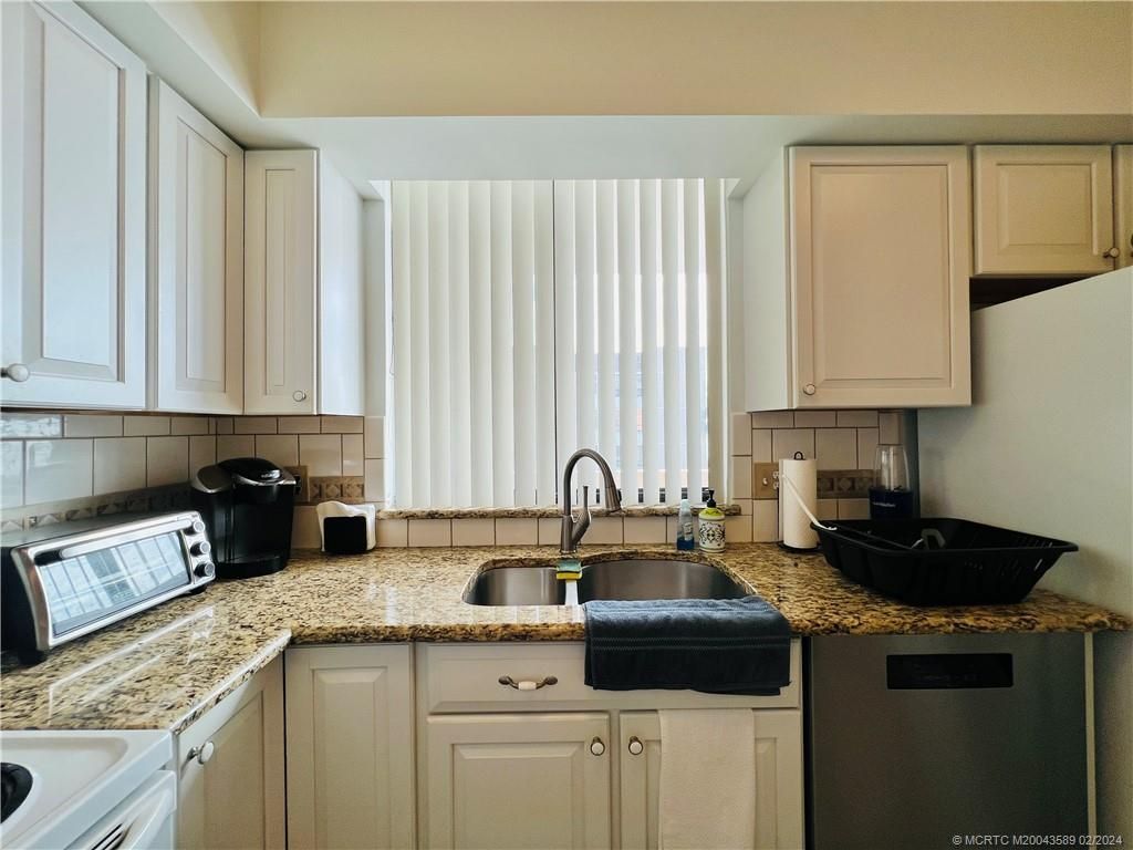 3442 NE Causeway Boulevard, Unit 302, Jensen Beach, FL 34957 Photo