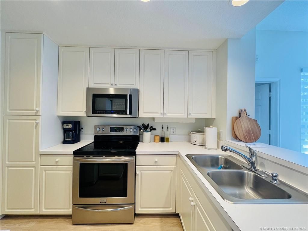 411 NE Plantation Road, Unit 526, Stuart, FL 34996 Photo