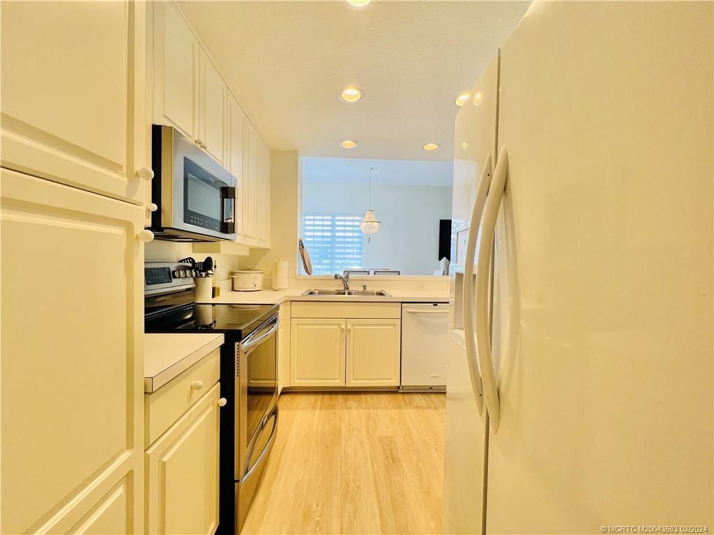 411 NE Plantation Road, Unit 526, Stuart, FL 34996 Photo