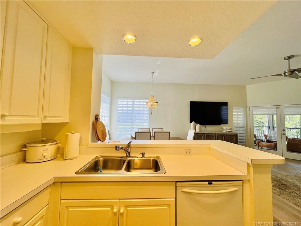 411 NE Plantation Road, Unit 526, Stuart, FL 34996 Photo