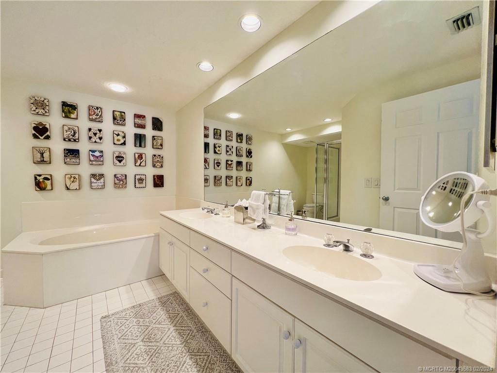 411 NE Plantation Road, Unit 526, Stuart, FL 34996 Photo