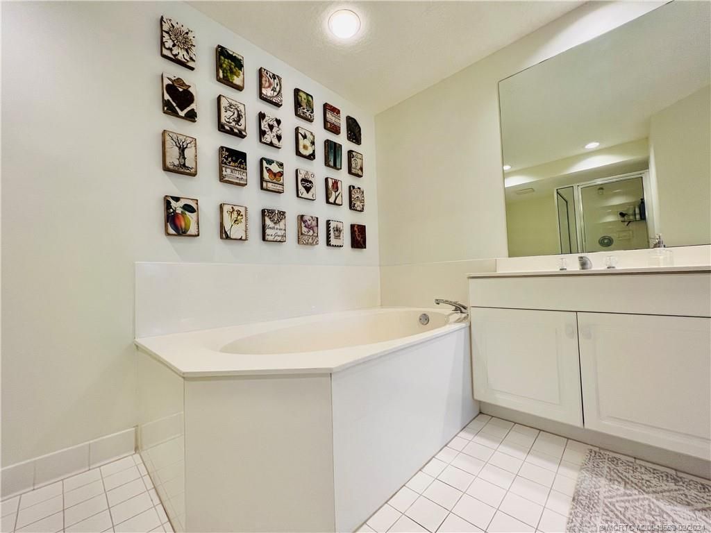 411 NE Plantation Road, Unit 526, Stuart, FL 34996 Photo