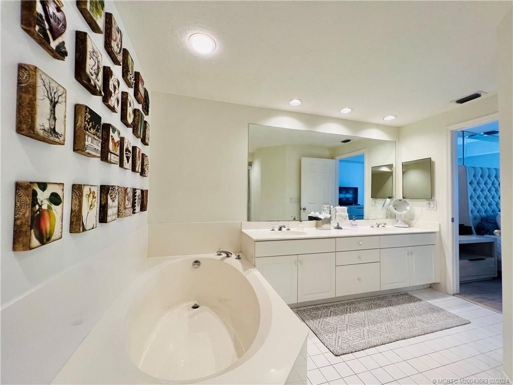 411 NE Plantation Road, Unit 526, Stuart, FL 34996 Photo