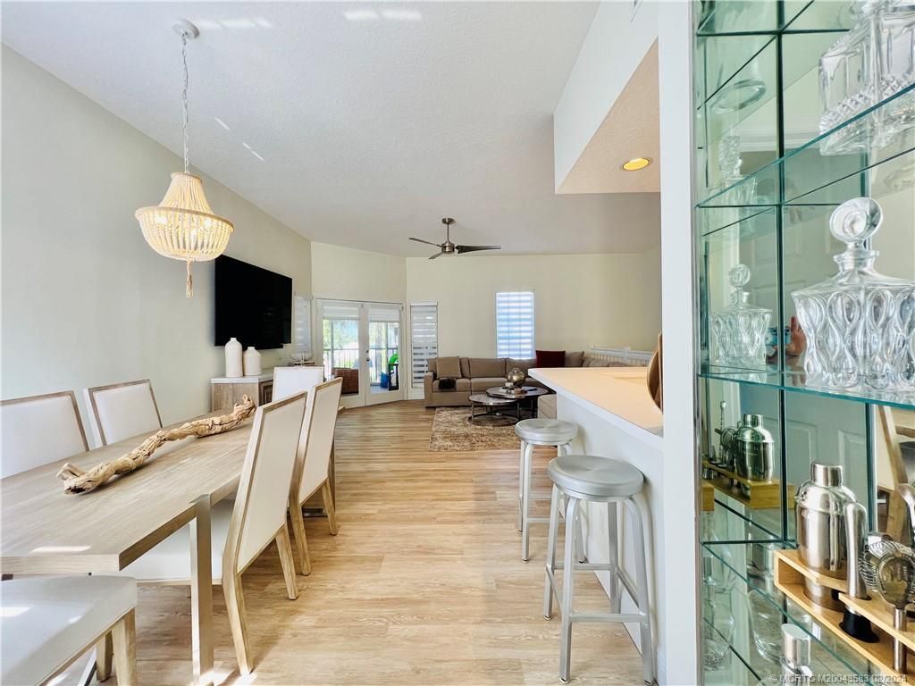 411 NE Plantation Road, Unit 526, Stuart, FL 34996 Photo