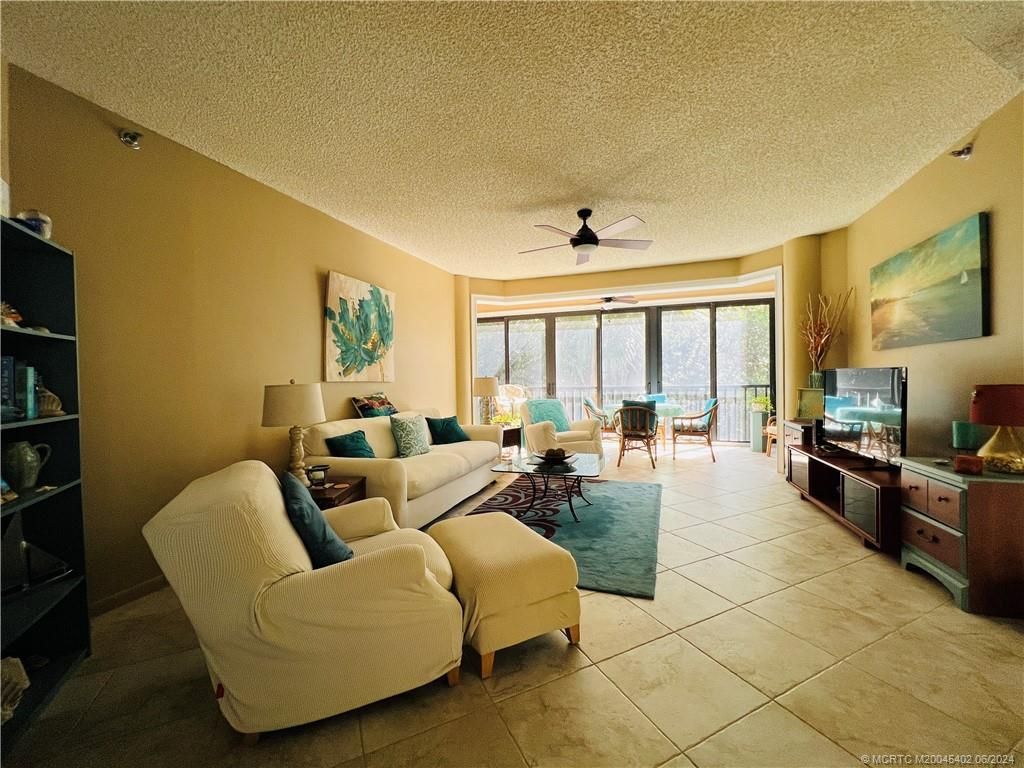221 NE Plantation Road, Unit 215, Stuart, FL 34996 Photo
