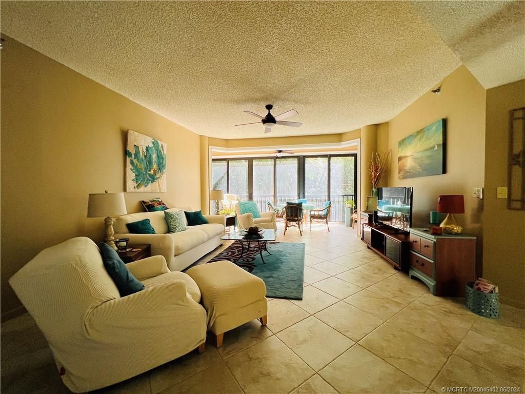 221 NE Plantation Road, Unit 215, Stuart, FL 34996 Photo