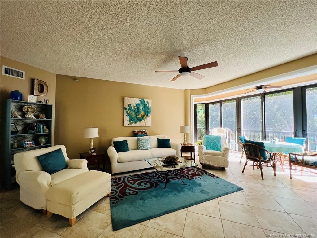 221 NE Plantation Road, Unit 215, Stuart, FL 34996 Photo