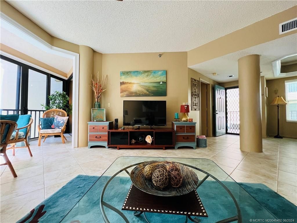 221 NE Plantation Road, Unit 215, Stuart, FL 34996 Photo