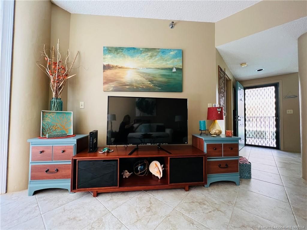 221 NE Plantation Road, Unit 215, Stuart, FL 34996 Photo