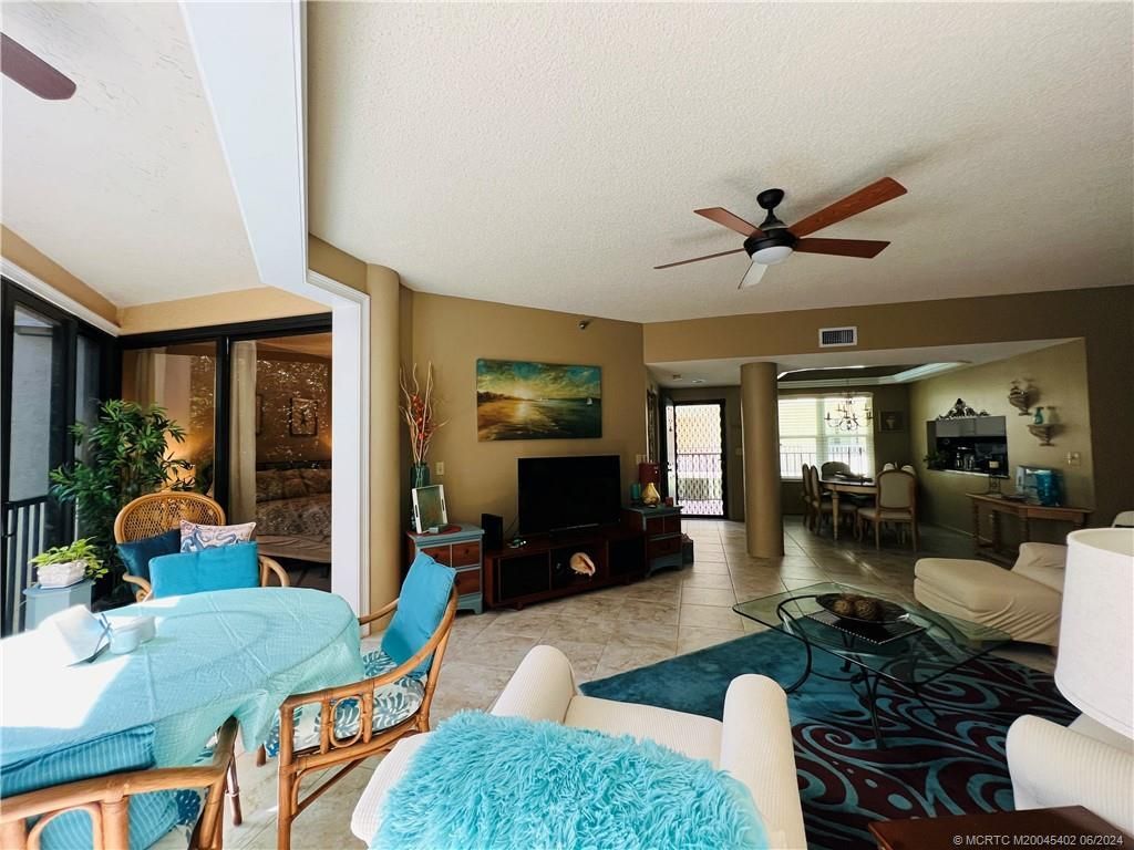 221 NE Plantation Road, Unit 215, Stuart, FL 34996 Photo