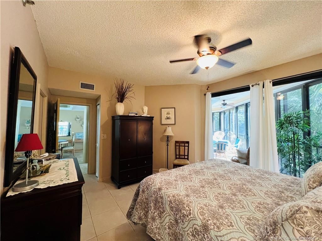 221 NE Plantation Road, Unit 215, Stuart, FL 34996 Photo
