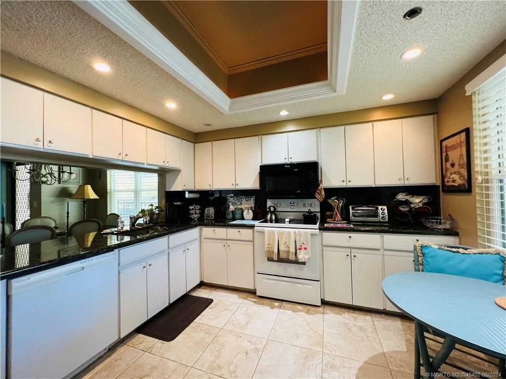 221 NE Plantation Road, Unit 215, Stuart, FL 34996 Photo