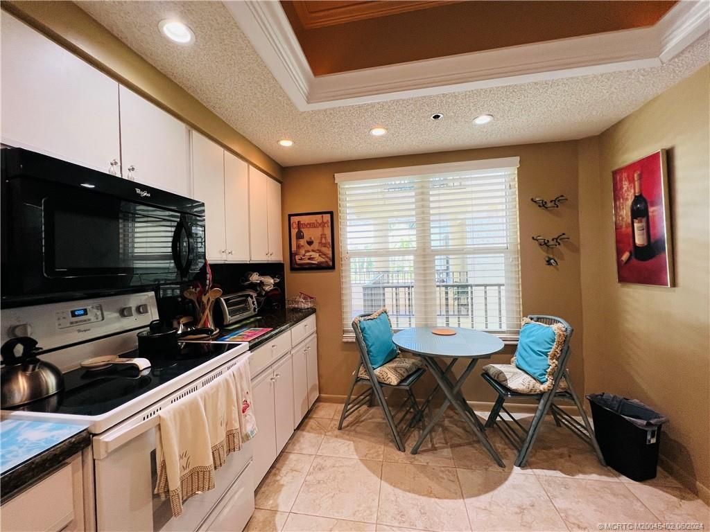 221 NE Plantation Road, Unit 215, Stuart, FL 34996 Photo