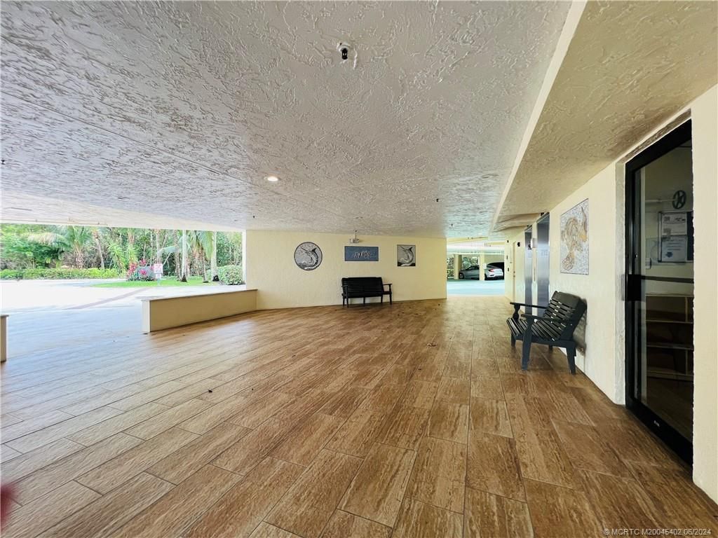 221 NE Plantation Road, Unit 215, Stuart, FL 34996 Photo
