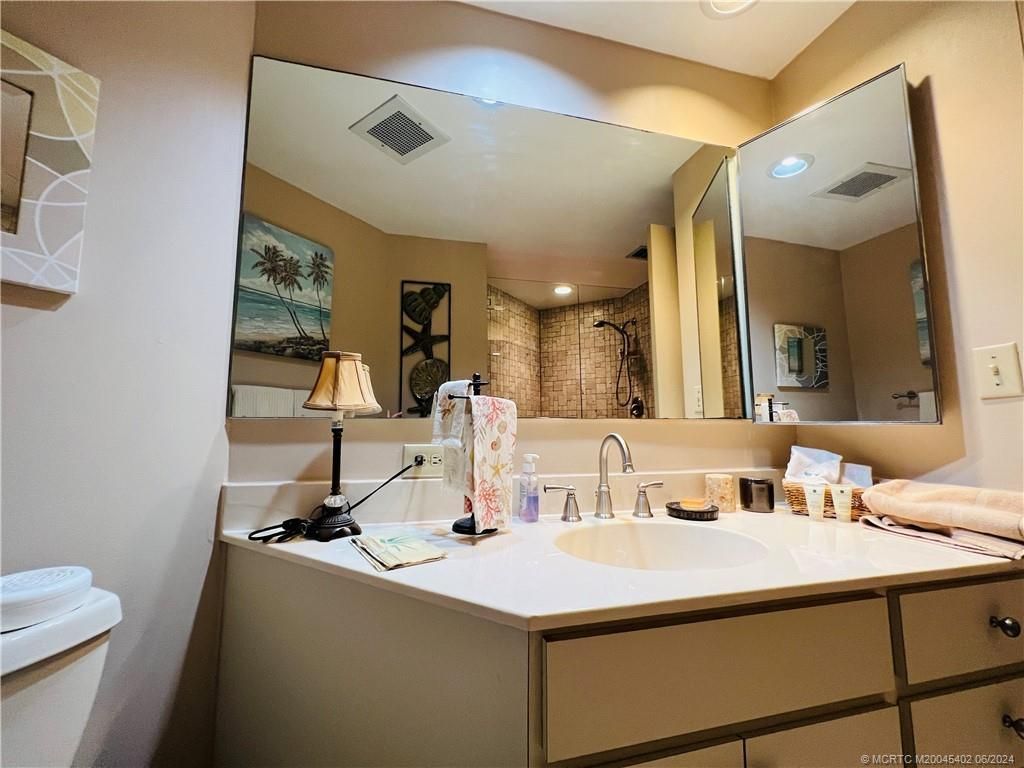 221 NE Plantation Road, Unit 215, Stuart, FL 34996 Photo