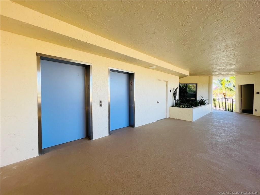 221 NE Plantation Road, Unit 215, Stuart, FL 34996 Photo