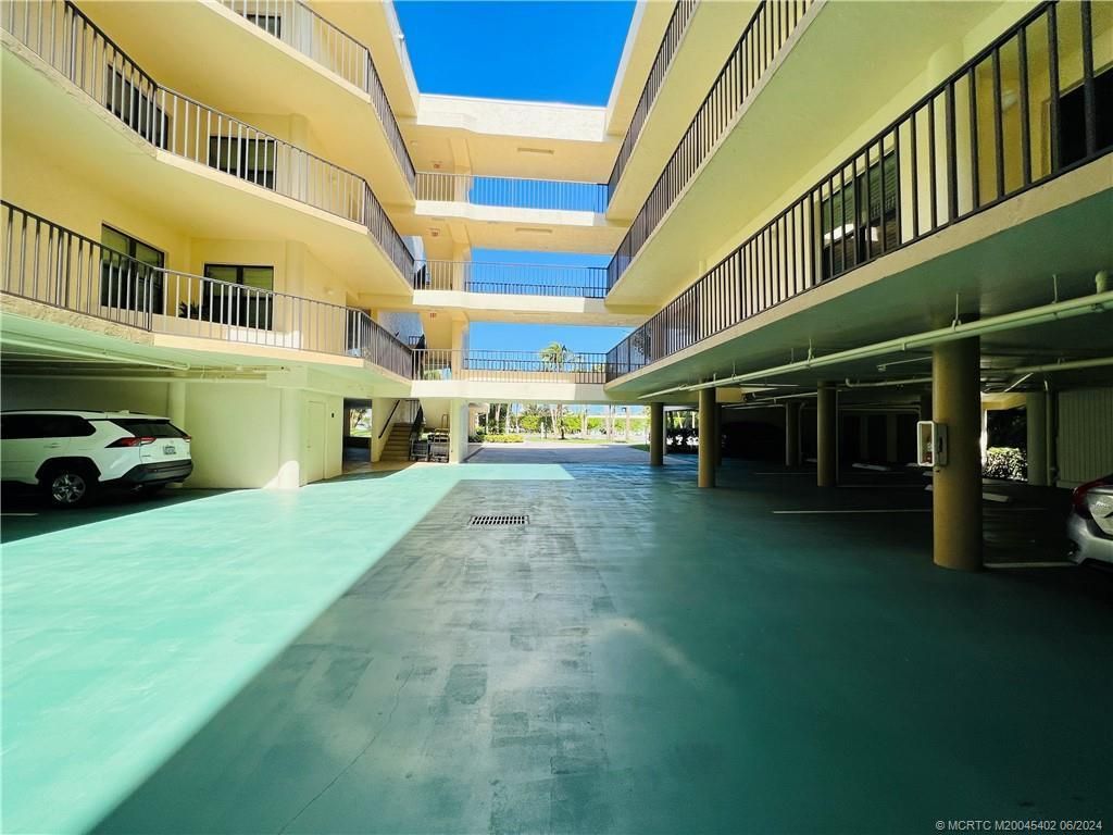 221 NE Plantation Road, Unit 215, Stuart, FL 34996 Photo