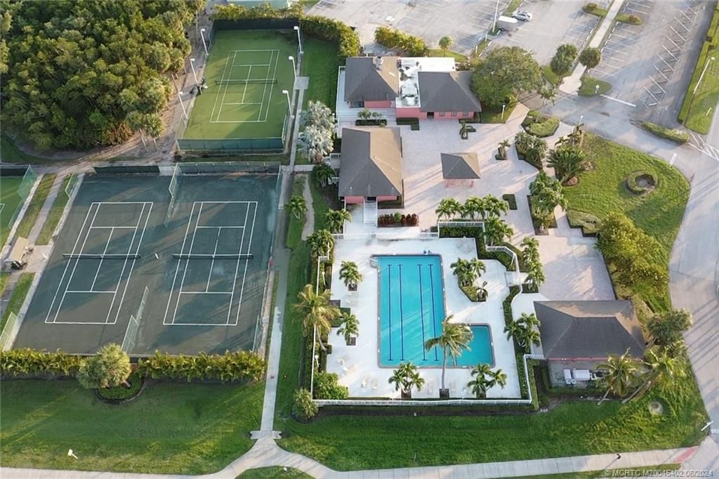 221 NE Plantation Road, Unit 215, Stuart, FL 34996 Photo