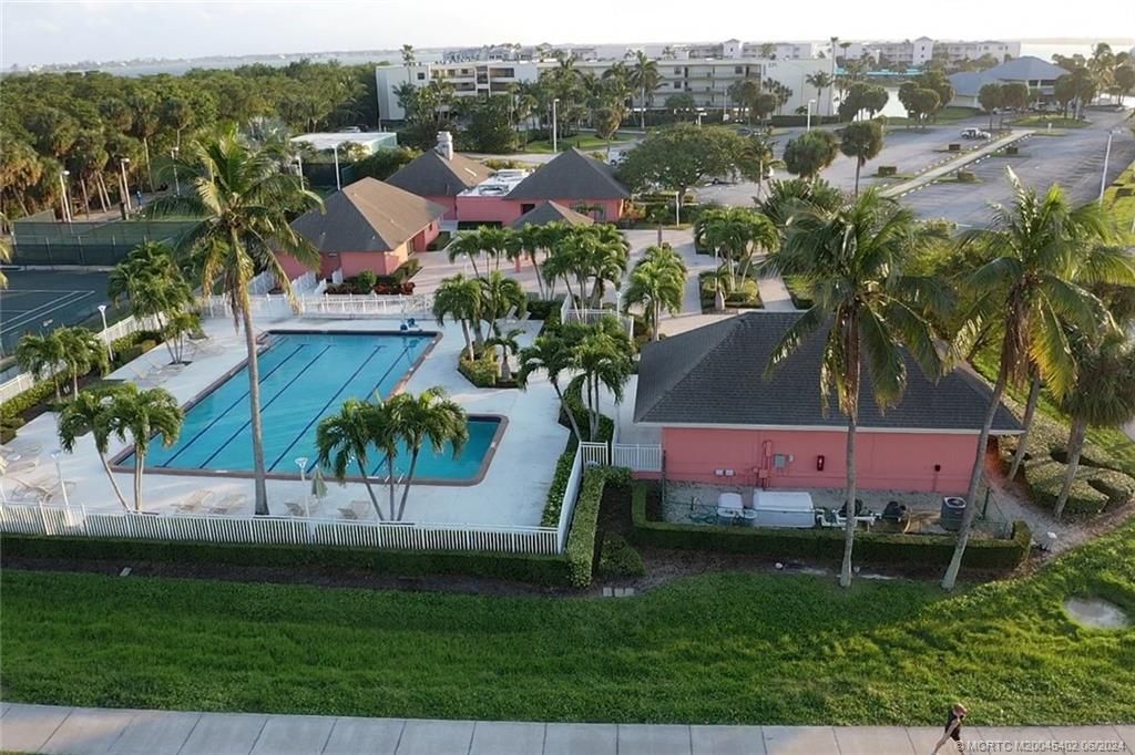 221 NE Plantation Road, Unit 215, Stuart, FL 34996 Photo