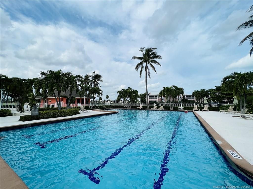 221 NE Plantation Road, Unit 215, Stuart, FL 34996 Photo