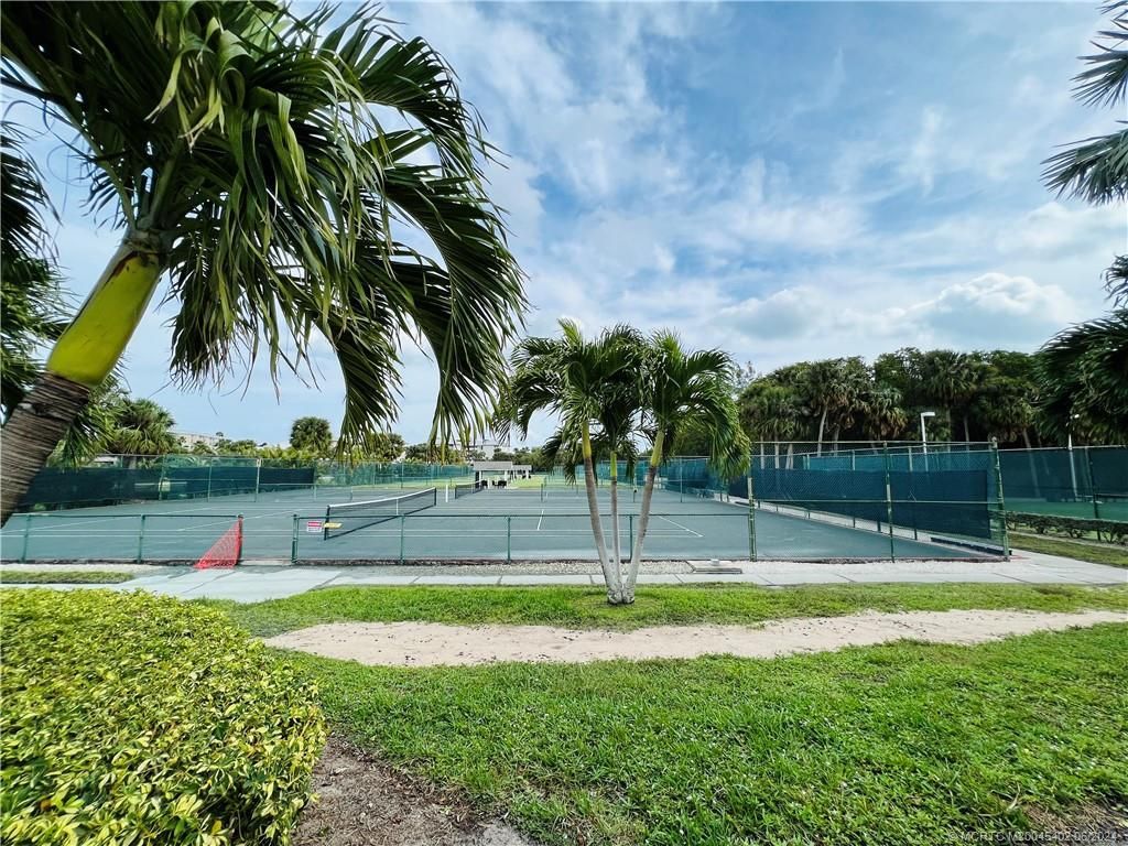 221 NE Plantation Road, Unit 215, Stuart, FL 34996 Photo