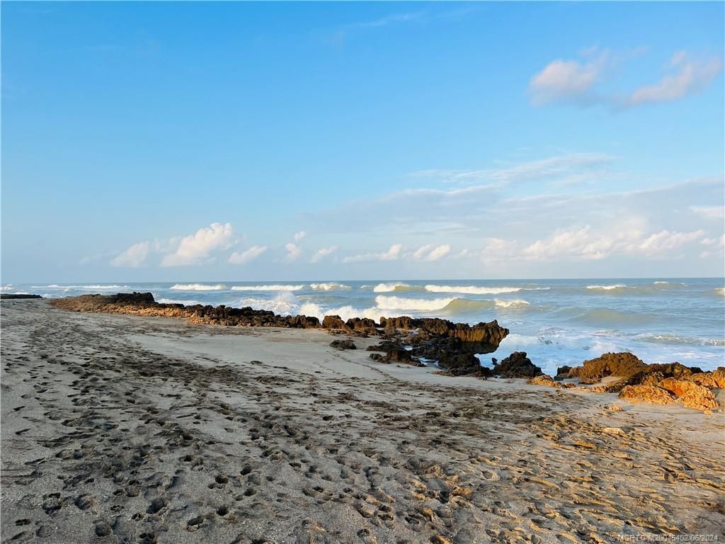 221 NE Plantation Road, Unit 215, Stuart, FL 34996 Photo