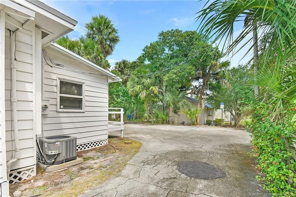 300 SE Detroit Avenue, Stuart, FL 34994 Photo