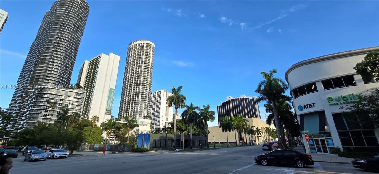 275 NE 18th St, Unit 901, Miami, FL 33132 Photo