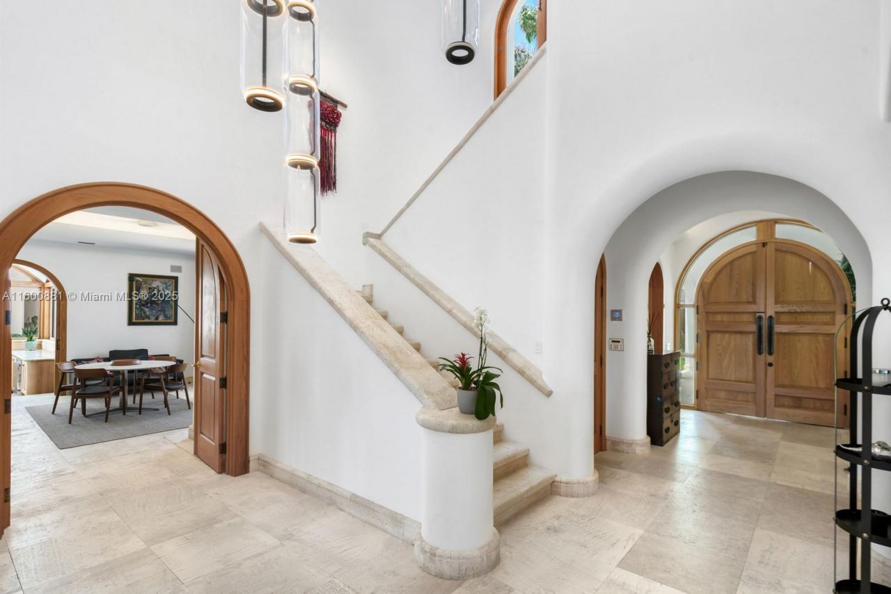 387 Ocean Blvd, Golden Beach, FL 33160 Photo