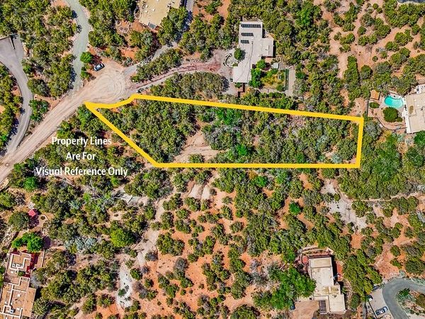 1201-B Bandolina Road, Santa Fe, NM 87501