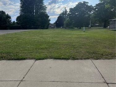 106 N Sycamore Avenue, Sycamore, OH 44882