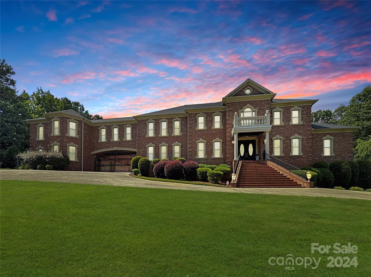 9100 Woodhall Lake Drive, Waxhaw, NC 28173 Main Photo