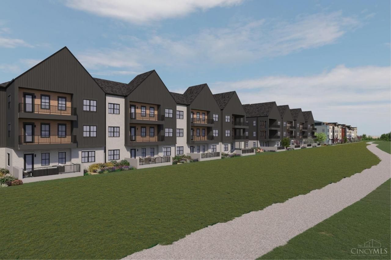 4270 Parkview Drive, Unit 305, Blue Ash, OH 45242 Main Photo