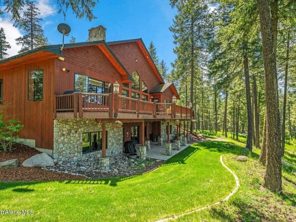 526 Roop Rd, Cocolalla, ID 83813