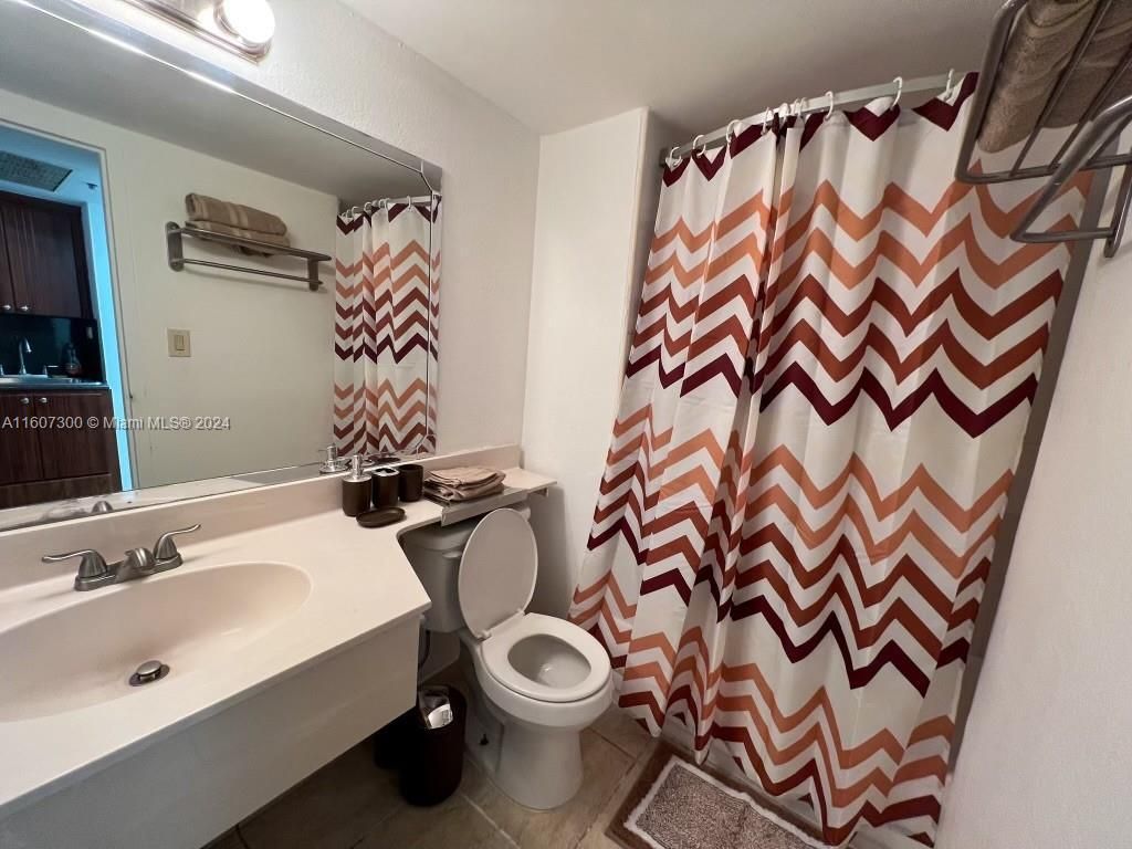 19201 Collins Ave, Unit 428, Sunny Isles Beach, FL 33160 Photo