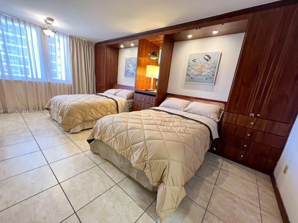 19201 Collins Ave, Unit 428, Sunny Isles Beach, FL 33160 Photo