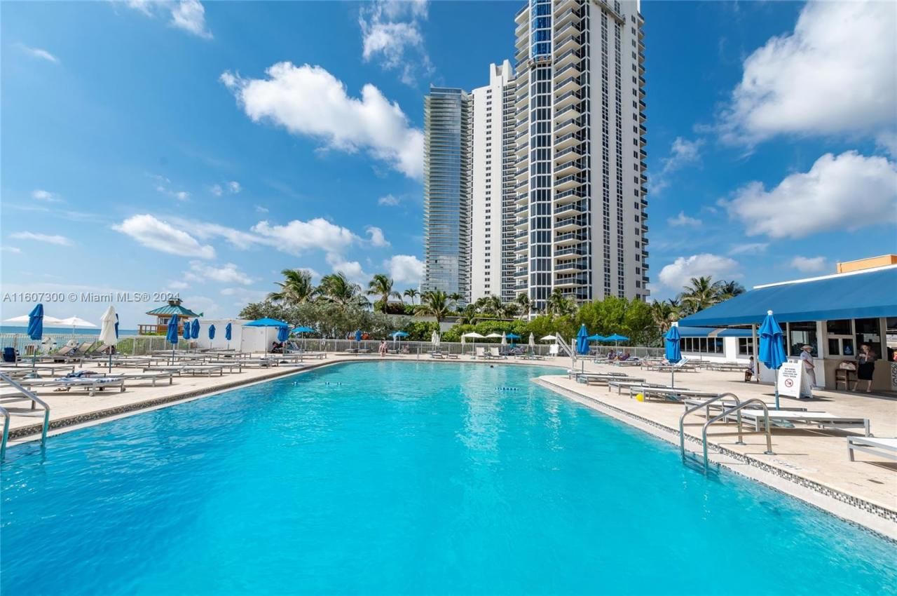 19201 Collins Ave, Unit 428, Sunny Isles Beach, FL 33160 Photo