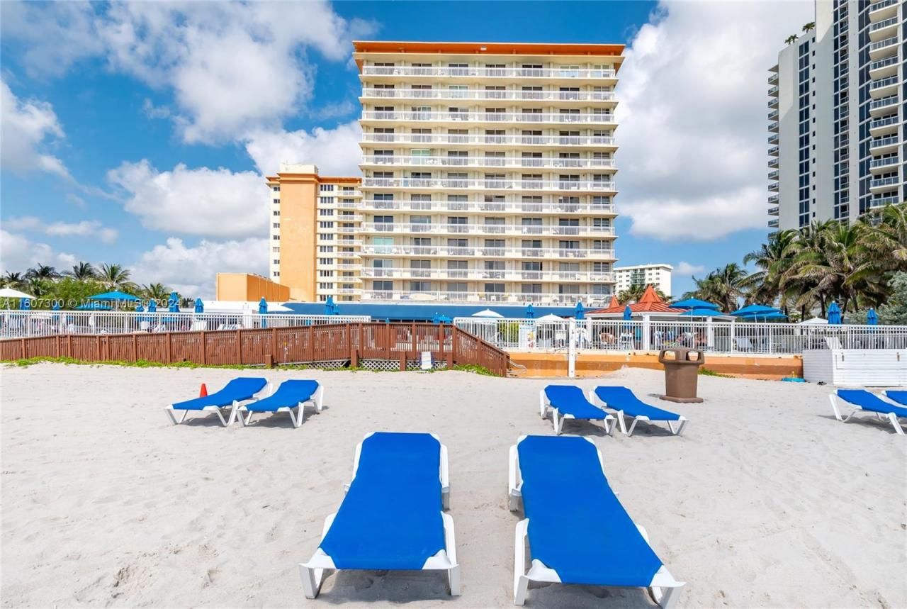 19201 Collins Ave, Unit 428, Sunny Isles Beach, FL 33160 Photo