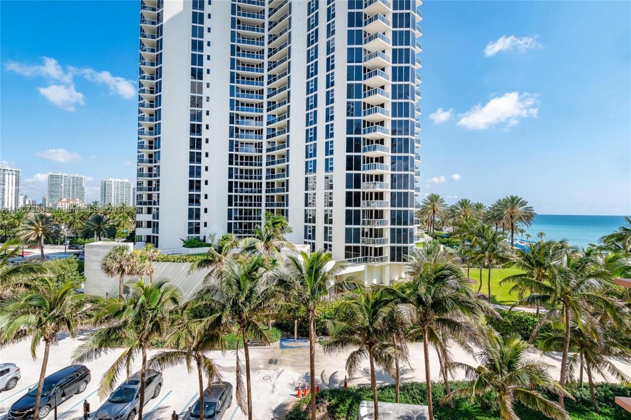 19201 Collins Ave, Unit 428, Sunny Isles Beach, FL 33160 Photo