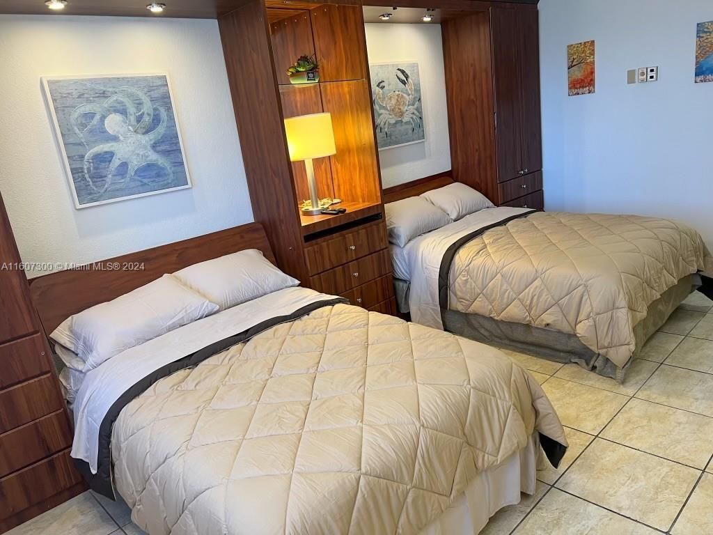 19201 Collins Ave, Unit 428, Sunny Isles Beach, FL 33160 Photo