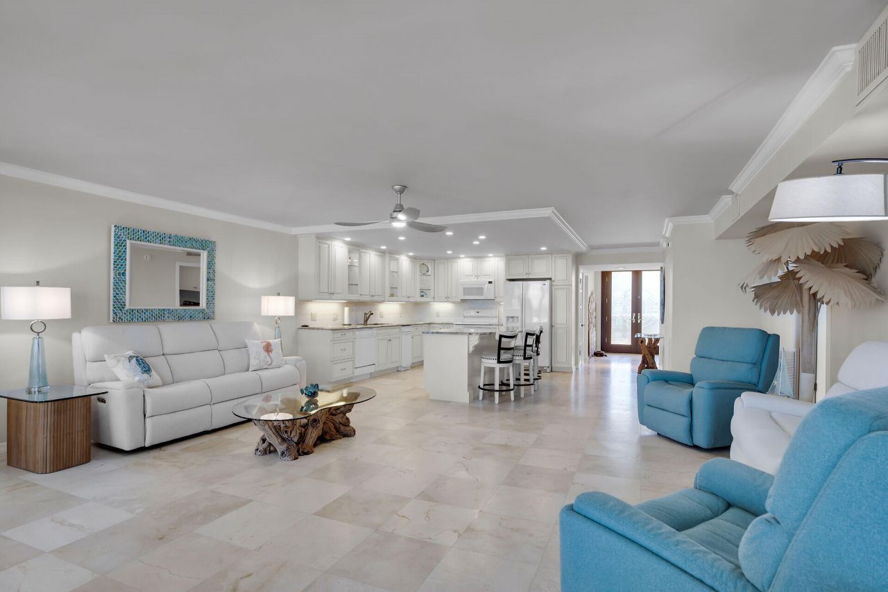 101 E Ocean Drive, Unit C402, Key Colony, FL 33051 Photo