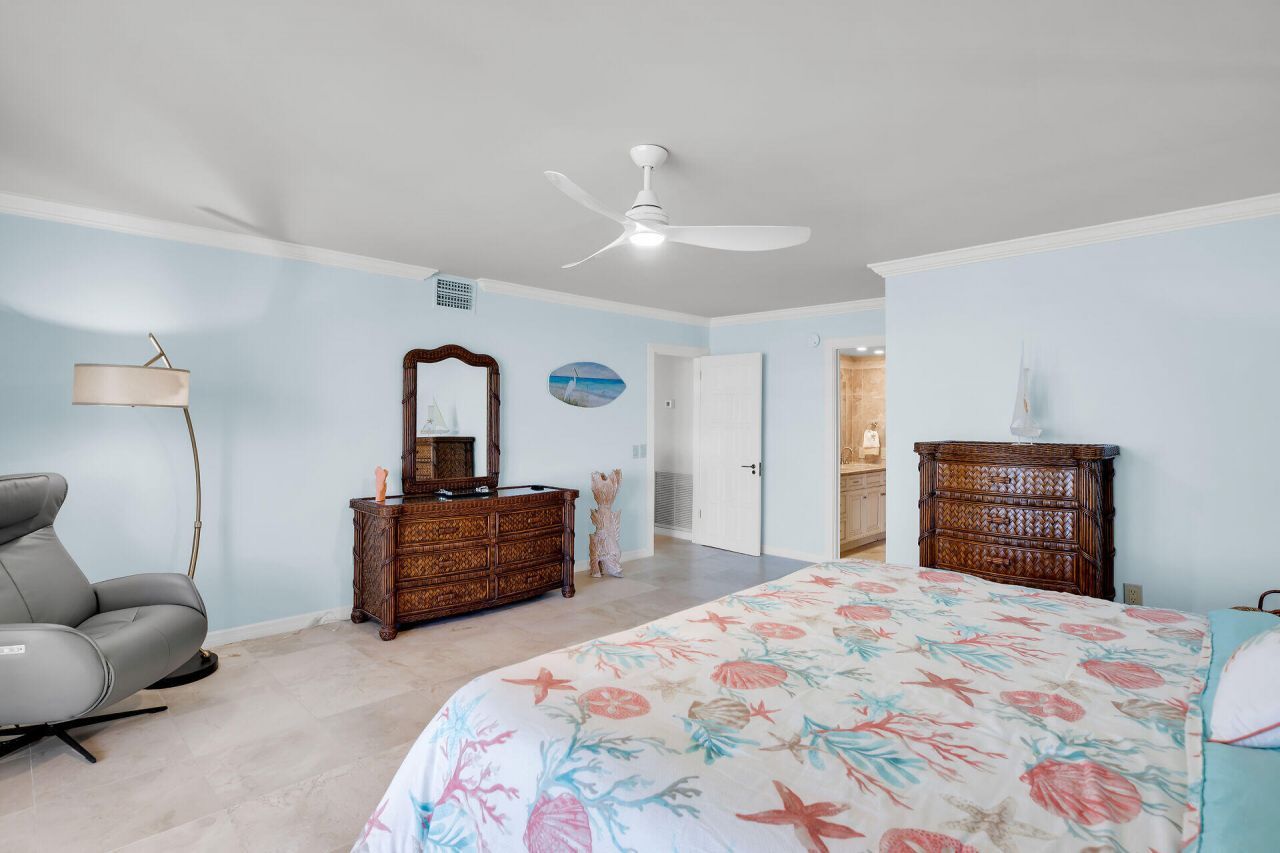 101 E Ocean Drive, Unit C402, Key Colony, FL 33051 Photo