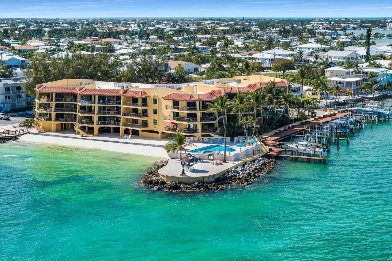 101 E Ocean Drive, Unit C402, Key Colony, FL 33051 Photo