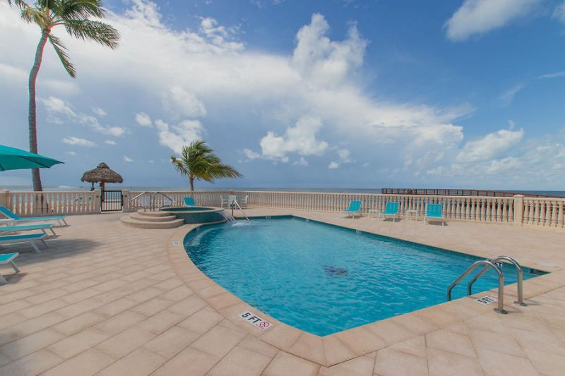 101 E Ocean Drive, Unit C402, Key Colony, FL 33051 Photo