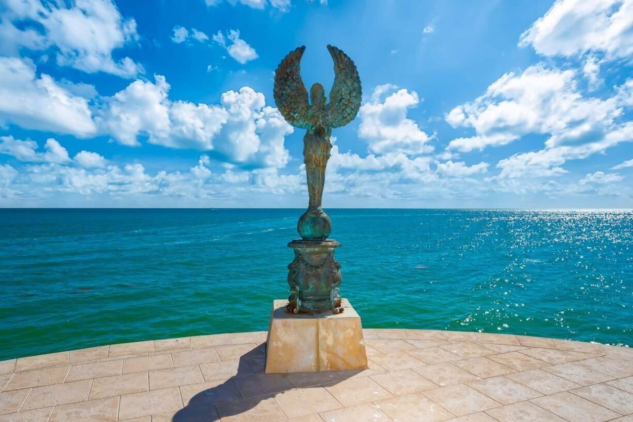 101 E Ocean Drive, Unit C402, Key Colony, FL 33051 Photo