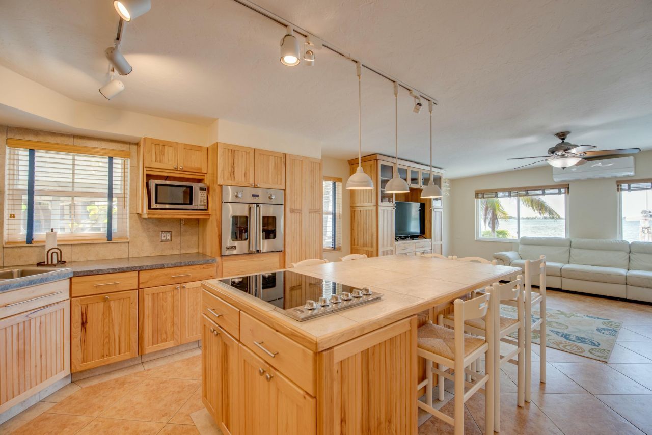 1136 W Shore Drive, Big Pine Key, FL 33043 Photo