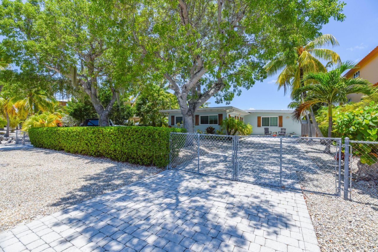 1136 W Shore Drive, Big Pine Key, FL 33043 Photo